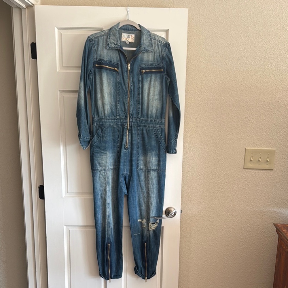 Blue Denim Jumpsuit with Long Sleeves and Front Zipper